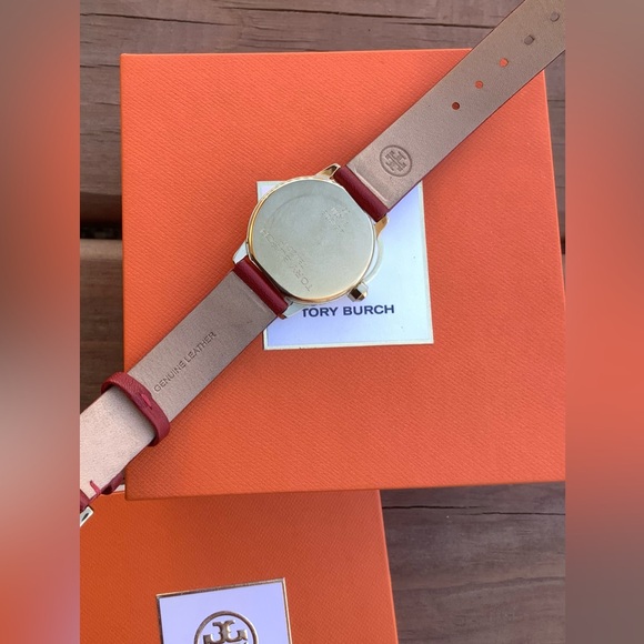 Beautiful authentic TORY BURCH watch with bezels ???